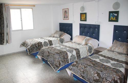 Campoamor Hotel | Pension La Lambra Azul