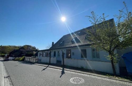 Gohren House | Pension Zum grünen Kakadu