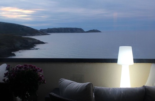 Malpica de Bergantinos Condo | Penthouse with terrace and sea view Area Mayor