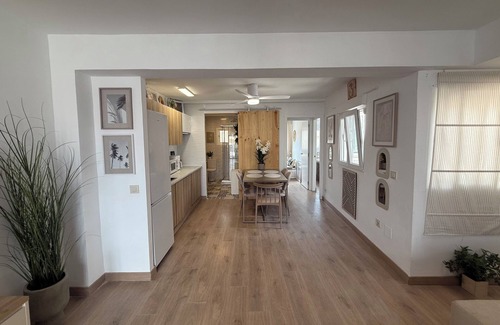 Almeria Centro Apartment | PENTHOUSE 4/6-Center-Historic Center-Terrace-Air Conditioned-Wifi