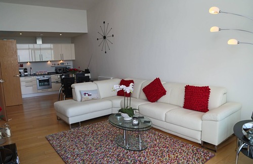 Westleigh Apartment | “Penthouse 60” is a Luxury Apartment with Amazing Sea Views in Westward Ho!