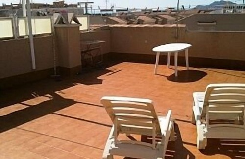 Los Alcazares Apartment | Penthouse Apartment with Rooftop Solarium, 10 Min Walk from Beach