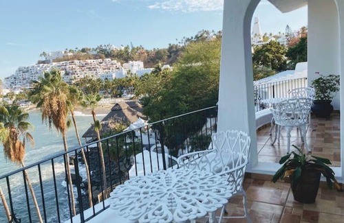 Manzanillo House | Penthouse apartment, 2 floors, ocean front.