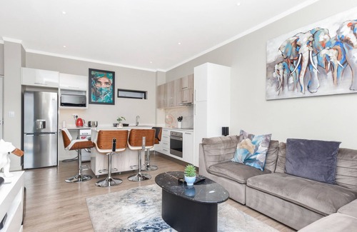 Greater Johannesburg Metropolitan Area Apartment | Penthouse/Brand New/2 Bed/Rosebank