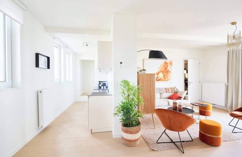 Plasky Apartment | Penthouse - City Views/Luggage Room
