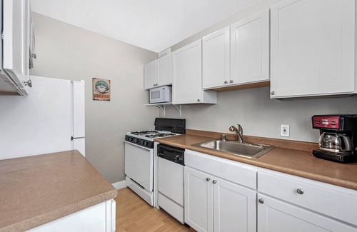 Capitol Hill Condo | Penthouse Condo with Views