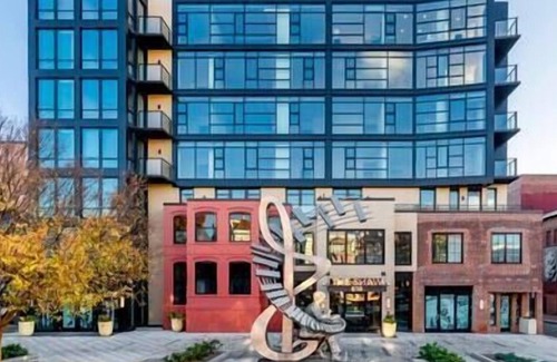 Cardozo Bed & Breakfast | Penthouse | Downtown | Capitol Views | Luxury