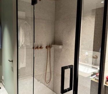 Ixelles Apartment | Penthouse Duplex Vue Imprenable