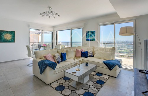 Saint Antoine Apartment | Penthouse Eleganza - 3 bedroom apartment VRBO