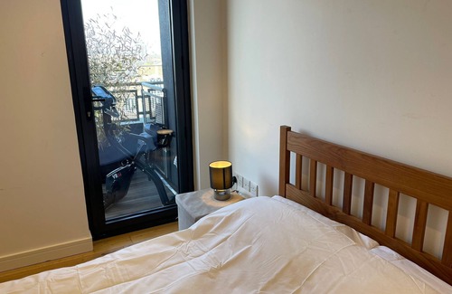 Shaftesbury Apartment | Penthouse near Clapham Junction large wrap around terrace incredible views