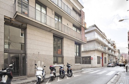 El Putget i Farro Apartment | Penthouse near Tibidabo 3 rooms for 6 people with terrace