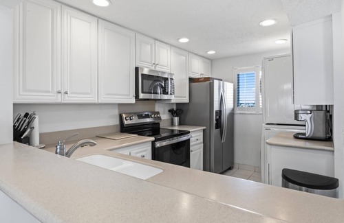 Hutchinson Island South Condo | Penthouse Oceanfront Condo with Private Beach!