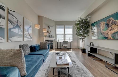 Westwood Apartment | Penthouse One Bedroom Garden View Condo by UCLA