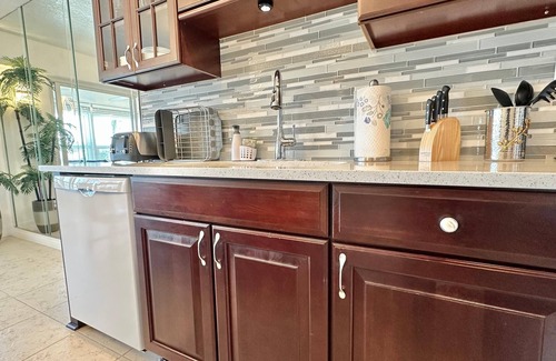 Bay Esplanade Condo | Penthouse Shores 303 - Updated and Private