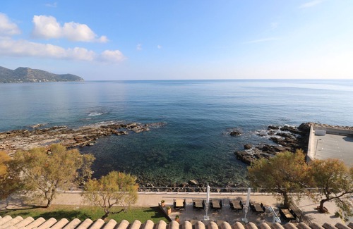 Cala Bona Apartment | PENTHOUSE "SKY", modern+comfortable, fantastic sea view + lots of sun