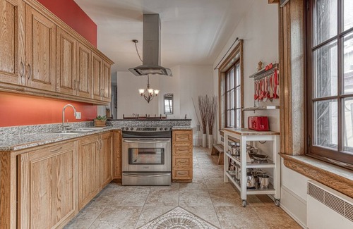 Old Quebec Apartment | Penthouse St-Raphael