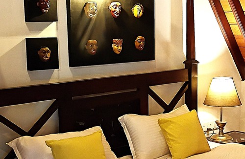 Polgasowita Hotel | Penthouse Suite at Charming Property with Wi-Fi/AC - Within of Colombo