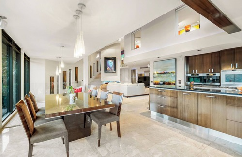 Ngaio Bay Cabin | Penthouse Suite - Ocean Views, Beach Access & Full-Service Luxury Lodge