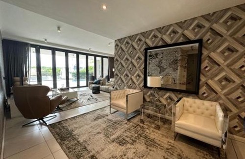 Menlyn Apartment | Penthouse@Triology, Menlyn Maine