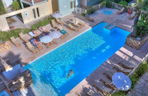 Antibes City Centre Apartment | Penthouse vue mer avec Rooftop,Jacuzzi,et parking privé