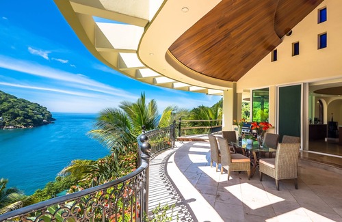 Boca de Tomatlan Villa | Penthouse with Beach and Ocean Frontage