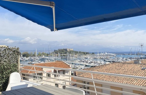 Antibes City Centre Apartment | Penthouse with extraordinary view: sea and mountains port Vauban Cap d'Antibes