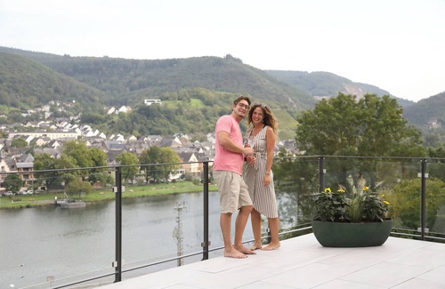 Treis-Karden Apartment | Penthouse with fantastic panoramic view of the Moselle & XXL balcony, near Cochem, Elz Castle