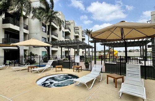 Mission Apartment | Penthouse with Pool & Jacuzzi