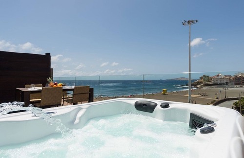 Melenara Apartment | Penthouse with Private Jacuzzi