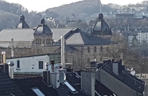 Elberfeld Apartment | Penthouse with view to the Stadthalle