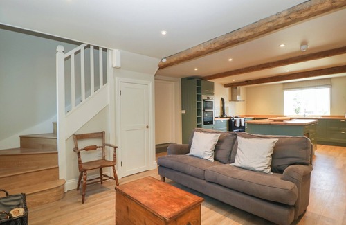 Llanvair Kilgeddin Cottage | PENTWYN FARM, pet friendly, character holiday cottage in Abergavenny
