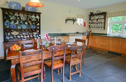 Nevern Cottage | Penwaun, Newport - Three Bedroom Cottage, Sleeps 8