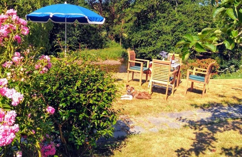 Nevern Cottage | Penwaun, Newport - Three Bedroom Cottage, Sleeps 8
