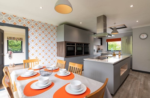 Llanfairpwllgwyngyll House | Penyrorsedd : Modern 3‑Bed Cottage with Snowdonia Views in Star | Managed by Anglesey Holiday Lettin