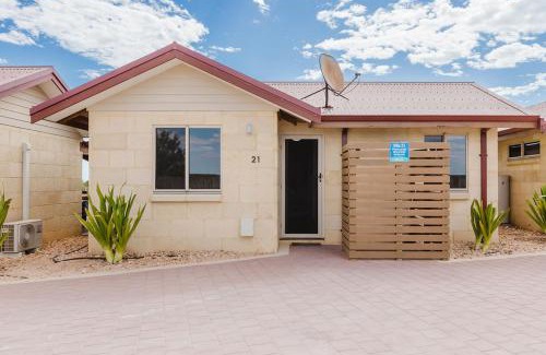 Coral Bay Apartment | Peoples Park