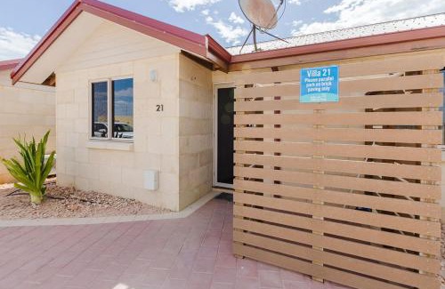 Coral Bay Apartment | Peoples Park
