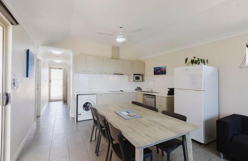Coral Bay Apartment | Peoples Park