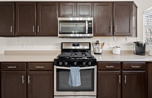 Parkridge House | Peoria Family Pool Home Fire Pit & BBQ
