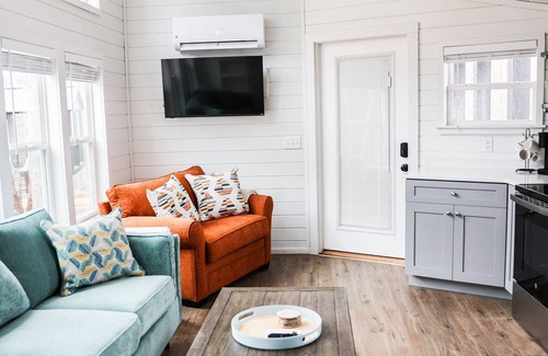 Dover House | Pepper's Place ("In The Pines" at KY Lake) | 131 Pine Grove Lane, Dover, TN 37058