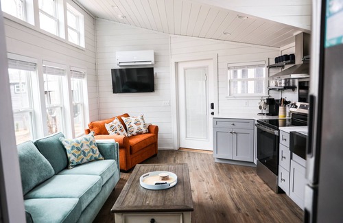 Dover House | Pepper's Place ("In The Pines" at KY Lake) | 131 Pine Grove Lane, Dover, TN 37058