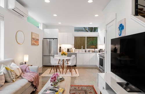 Broadway House | Perch - Capitol Luxe F | Prime Location in Cap Hill | Walk Score 96