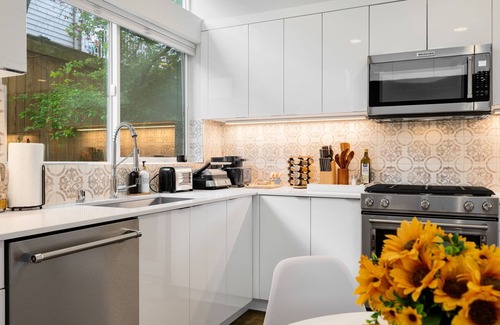 Broadway House | Perch - Capitol Luxe F | Prime Location in Cap Hill | Walk Score 96