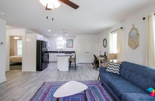 Pooler House | Perch-Cozy, Quiet Home Close to SAV, I-95 and PetFriendly