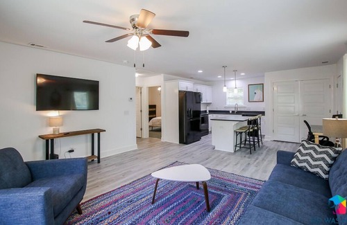 Pooler House | Perch-Cozy, Quiet Home Close to SAV, I-95 and PetFriendly