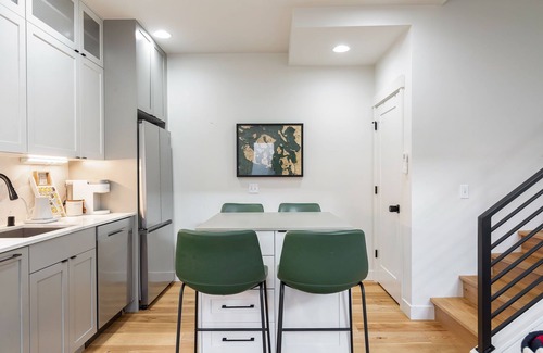 North Queen Anne House | Perch - Elegant 3BR Haven with AC Near Lake Union