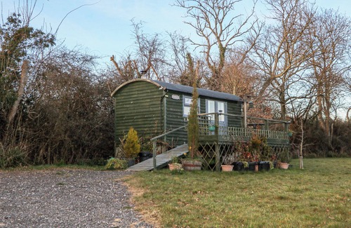 Hadlow Down Cottage | PERCH HUT, pet friendly, character holiday cottage in Crowborough