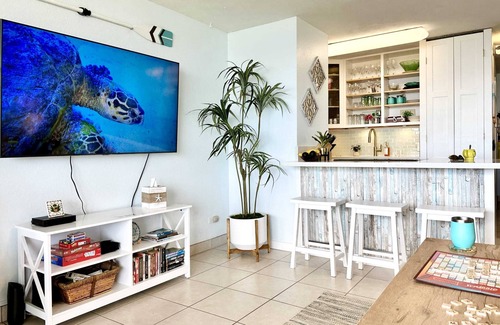 Maalaea Apartment | Perch - Maalaea Banyan: Oceanfront 1BR | 20 Steps To Beach