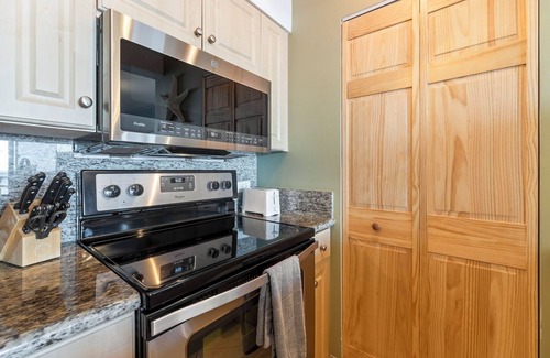 Honokowai Apartment | Perch - Oceanfront Tranquility: 1BR Condo w/Views
