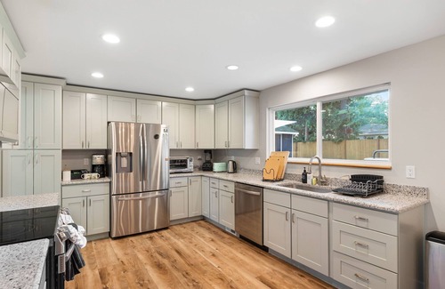 Grass Lawn House | Perch - Spacious 4-Bed Home w/Office, Gym & Yard
