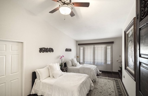Los Olivos House | Perched above yet just steps from the Restaurants and Wine Tasting of Los Olivos